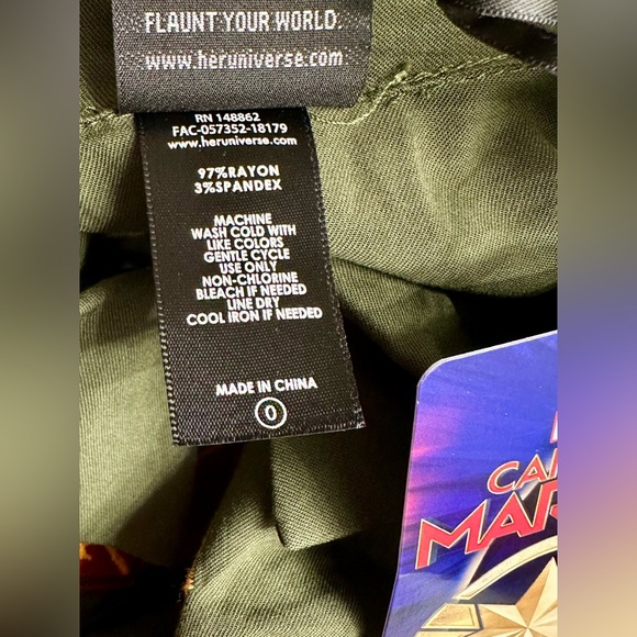 Her Universe Captain Marvel Olive Patchwork Shirt Dress NWT Size L 12 - Picture 13 of 15
